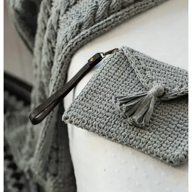 Hoooked DIY Häkel-Set Knit Look Clutch Silver Grey