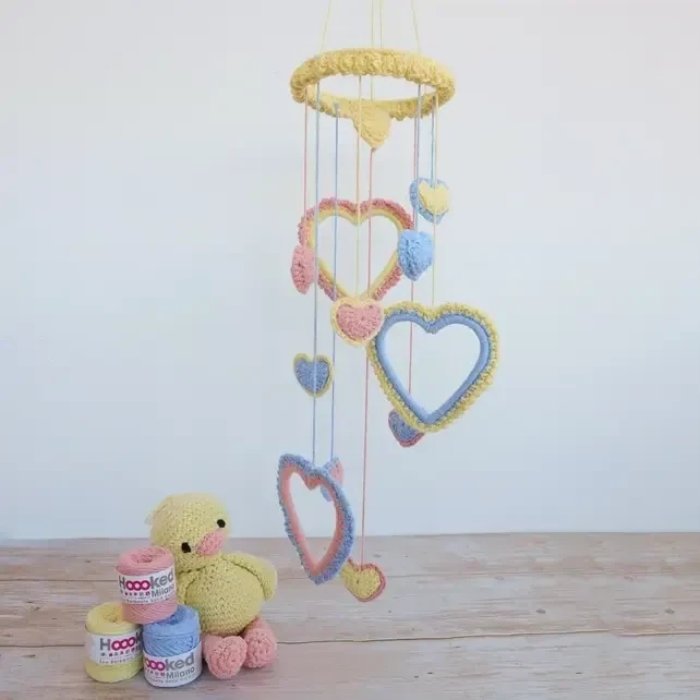 Hoooked DIY Häkelset Mobile Honolulu Mit Herzen Popcorn Hoooked DIY Häkelset Mobile Honolulu Mit Herzen Popcorn