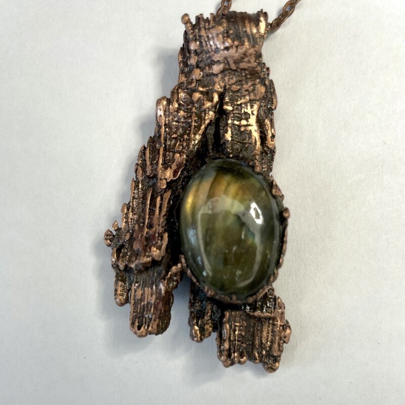 "The Wood Witch" Pendant Green Labradorite in Copper
