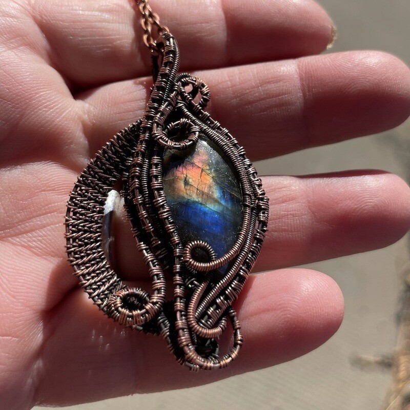 Stormy Seas Woven Wire Pendant with Spectrolite