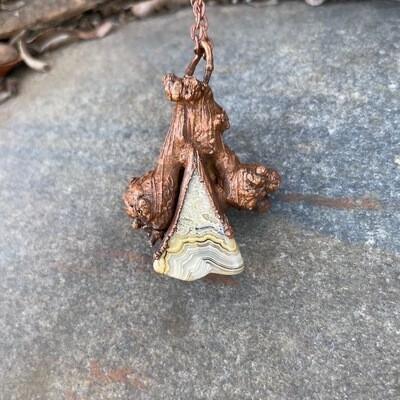 Wishbone Lacy Agate Pendant