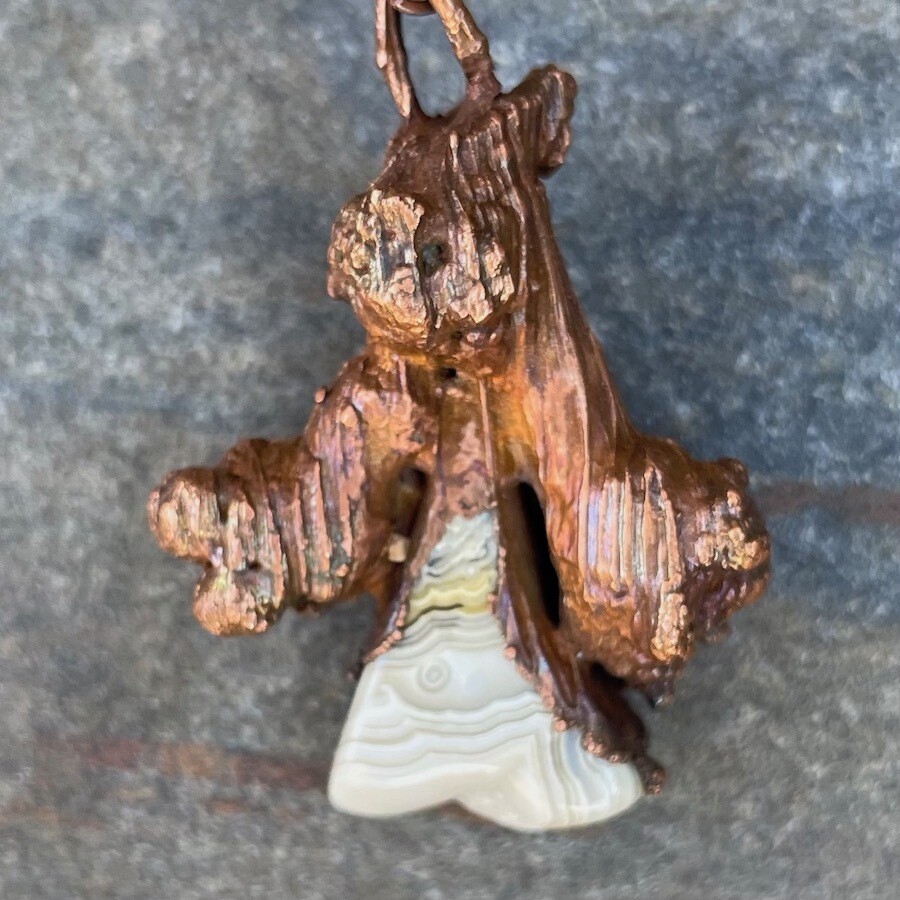 Wishbone Lacy Agate Pendant