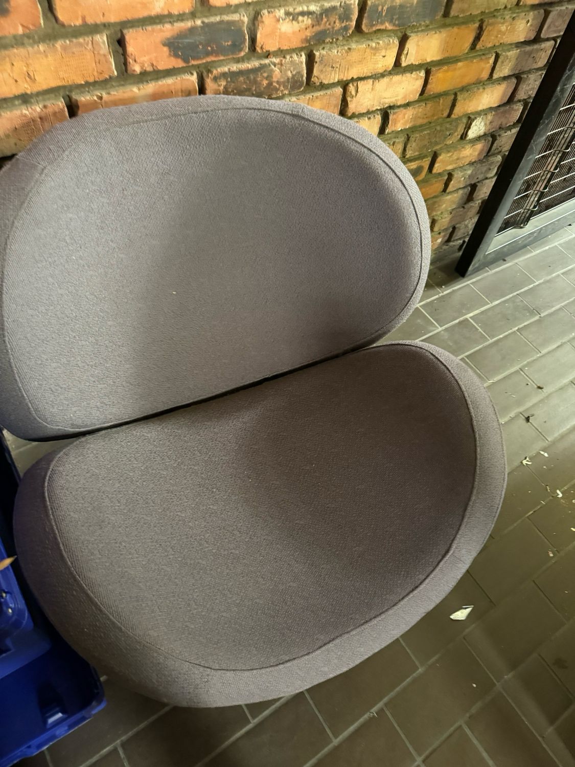 Swivel Egg Chair