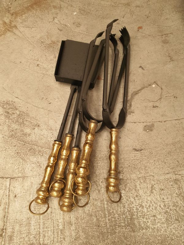 Fireplace tool set