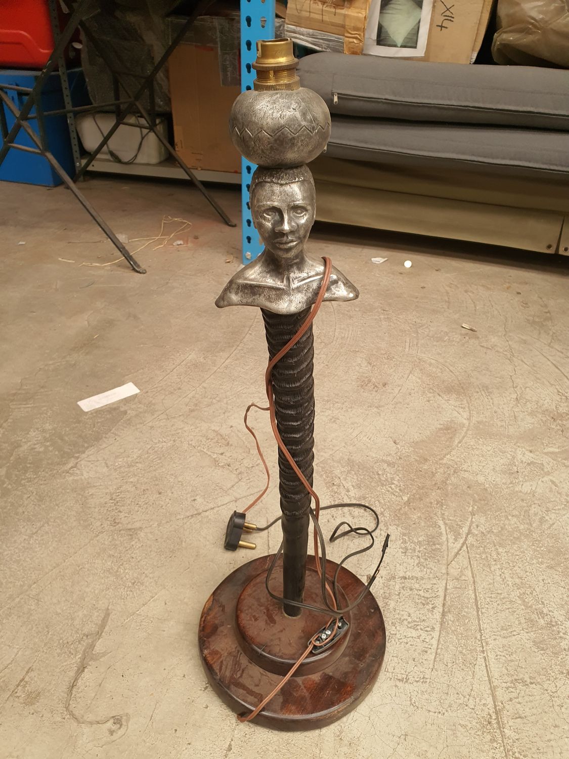 Horn lamp with metal decorative piece