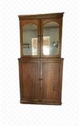 X BAILES (NOT FOR SALE ) -Linen press in dressing room with mirrored panels