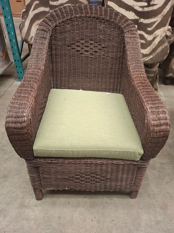 X - Do not Sell - Wicker chair with green seat (old Ebony stock)