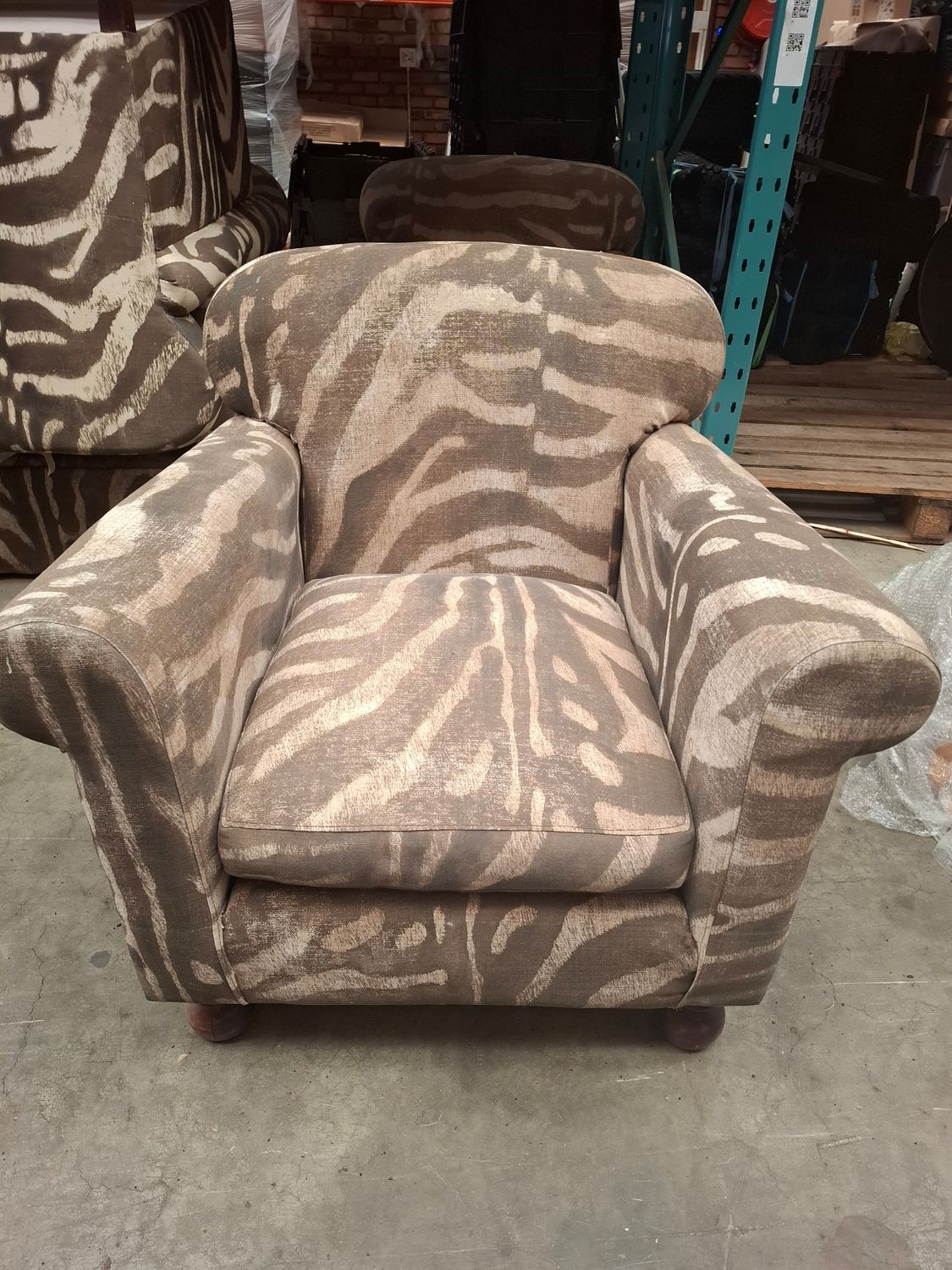 X - NOT FOR SALE -Big print Zebra Chair (old Ebony stock)