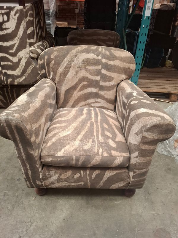 X - NOT FOR SALE -Big print Zebra Chair (old Ebony stock)