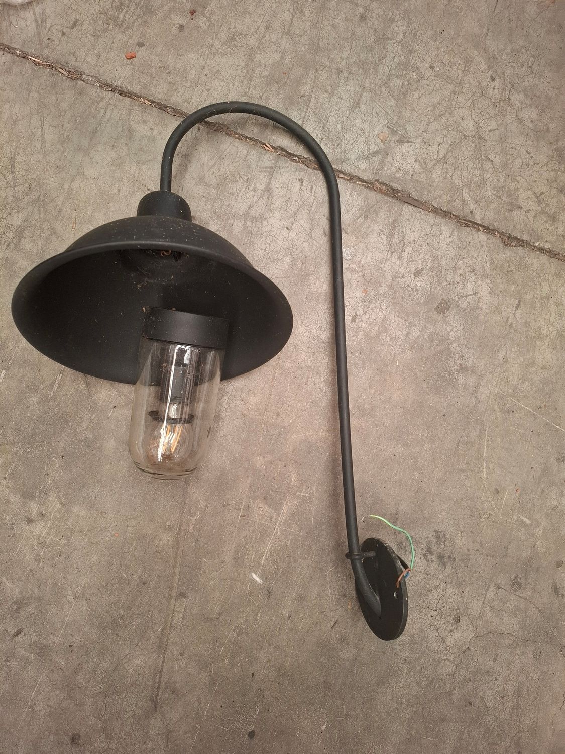 Outdoor wall light (Old Ebony stock)