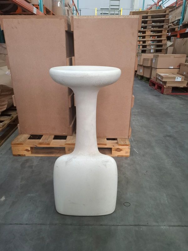 Plastic outdoor Bar Stool - White