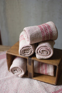 Farmhouse Kitchen Red Towels