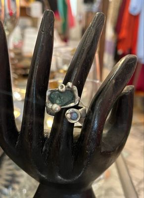 Olianna Ring Blue apatite &amp; Ruby in Fuchsite