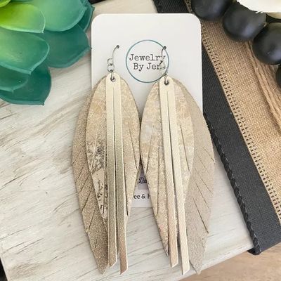 Narrow Fringe Feather Platinum Leather Earrings