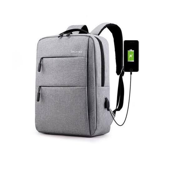 MOCHILA Ejecutiva Impermeable + USB y doble bolsillo frontal