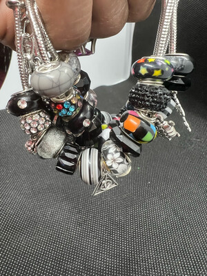 Black Charms Bracelets (1p)