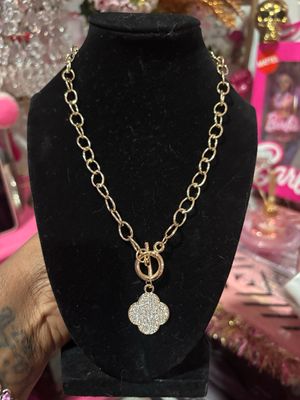 Gold Chain Clover