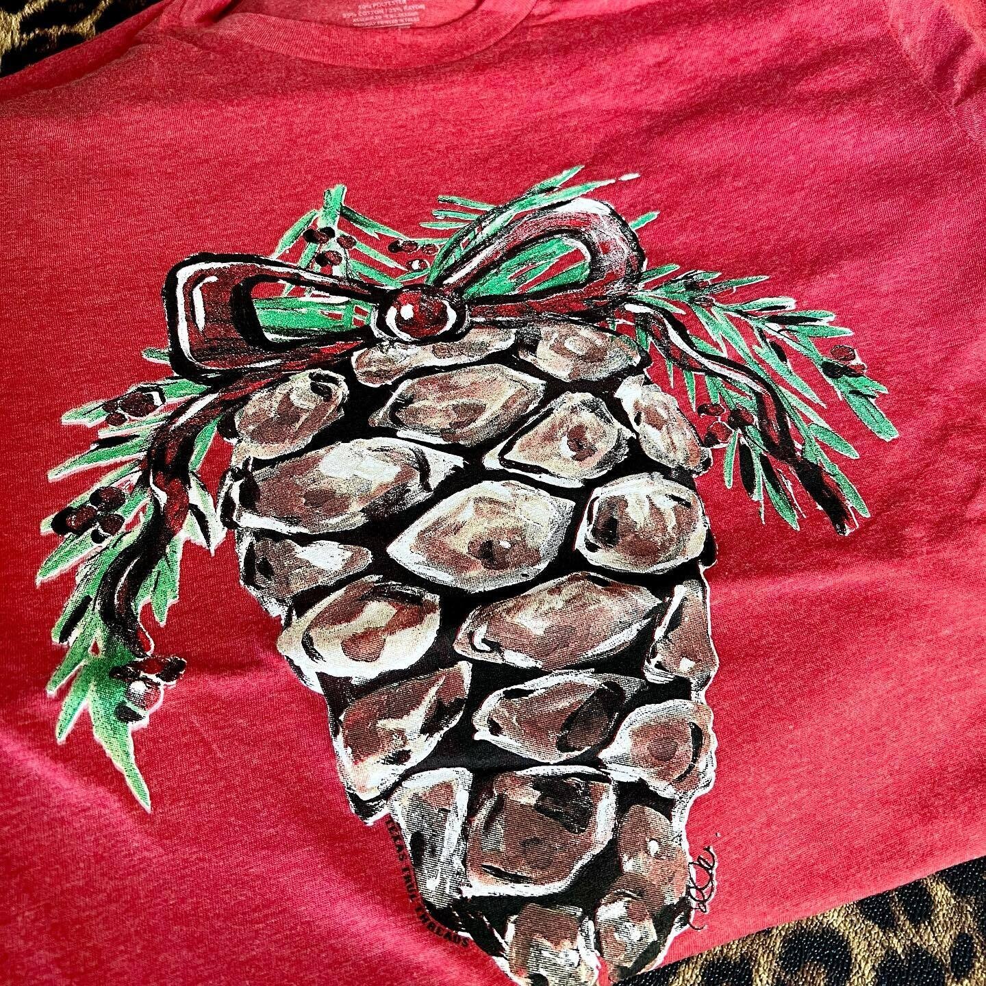 Pine Cone Holiday Tee - L