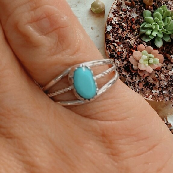 Turquoise Twist Ring Size 6