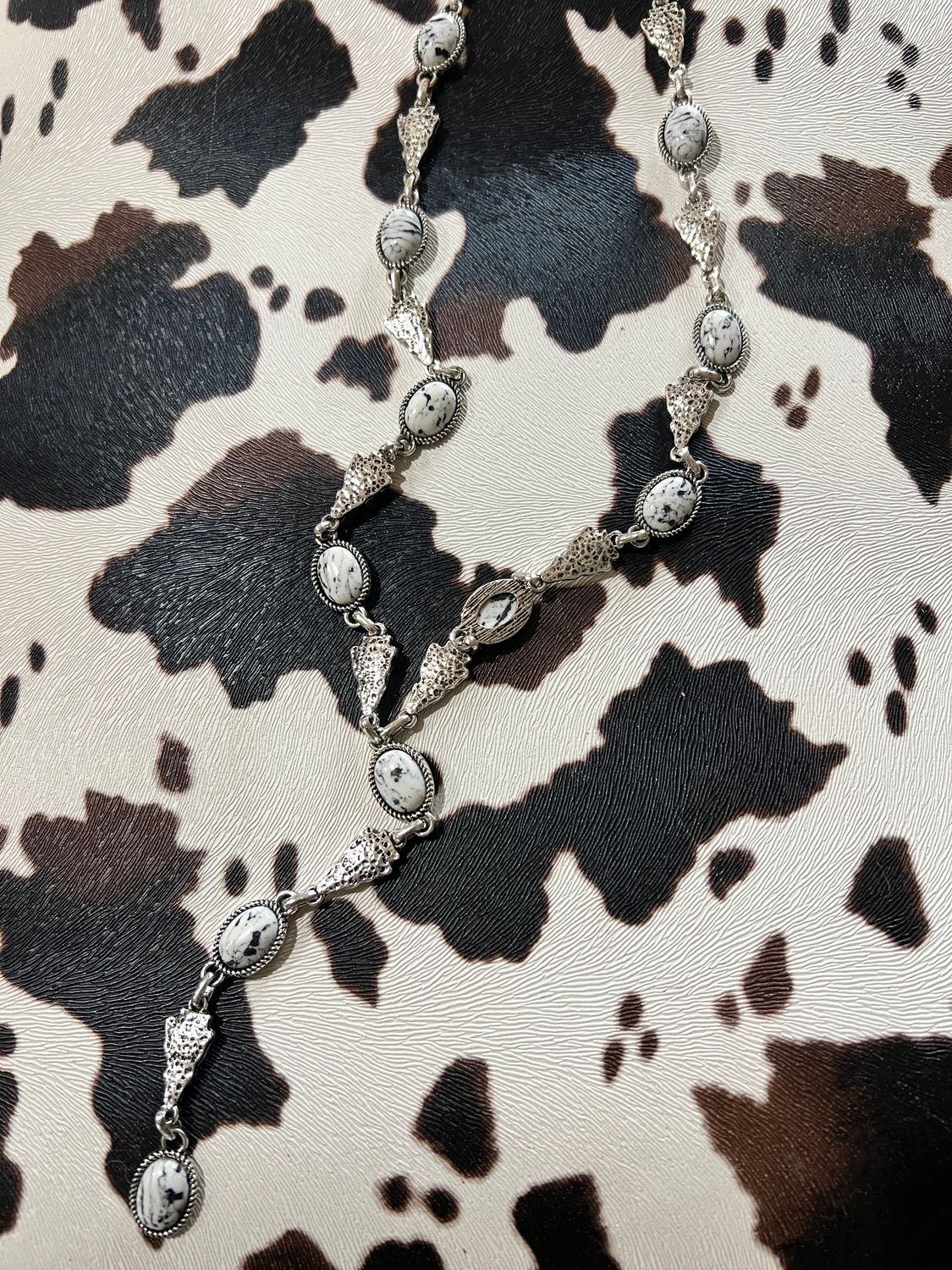 Fashion White Arrow Head Stone Lariat Necklace