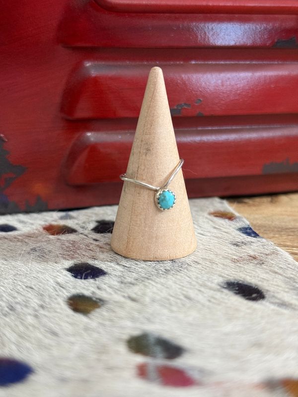 Authentic Sterling &amp; Turquoise V Ring Size6