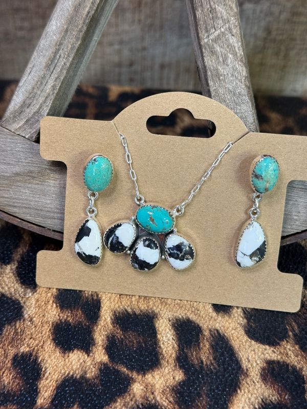 Midnight Tuxedo Petal Set