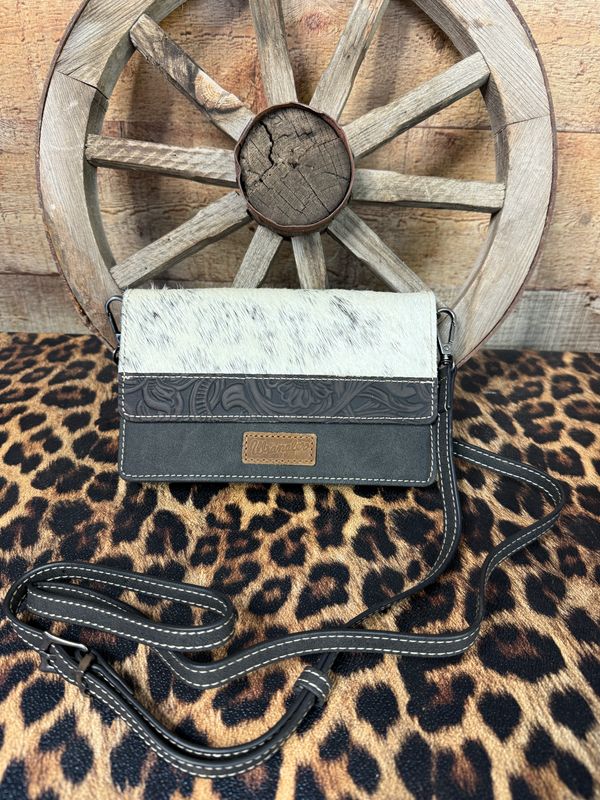 Wrangler Cowhide Crossbody Wallet