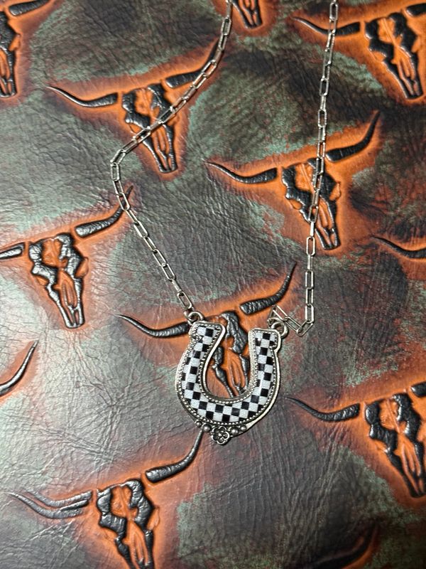 Horseshoe Check Fashion Necklace 
