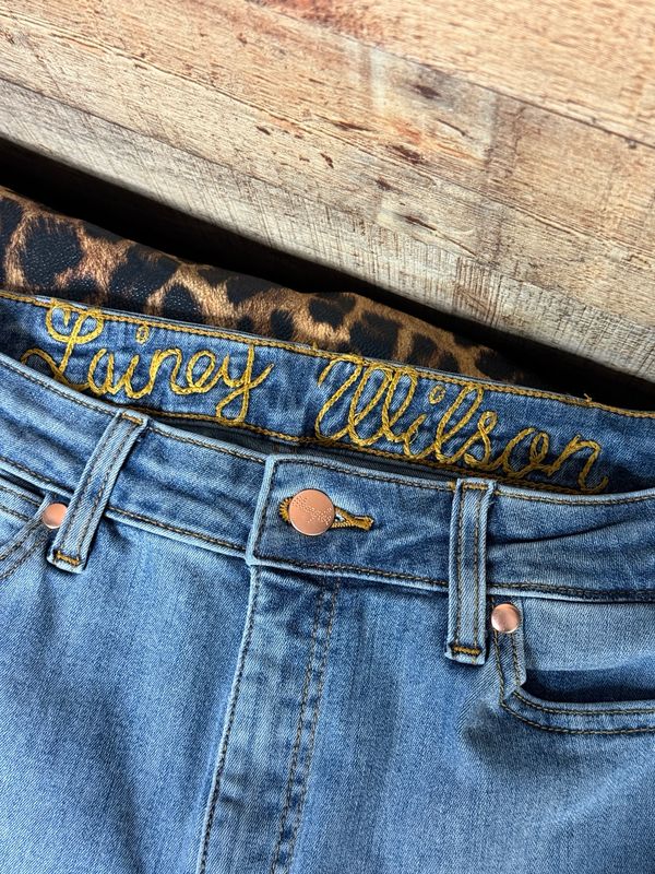 Wrangler Lainey Wilson Bell Bottom Jeans 32/34
