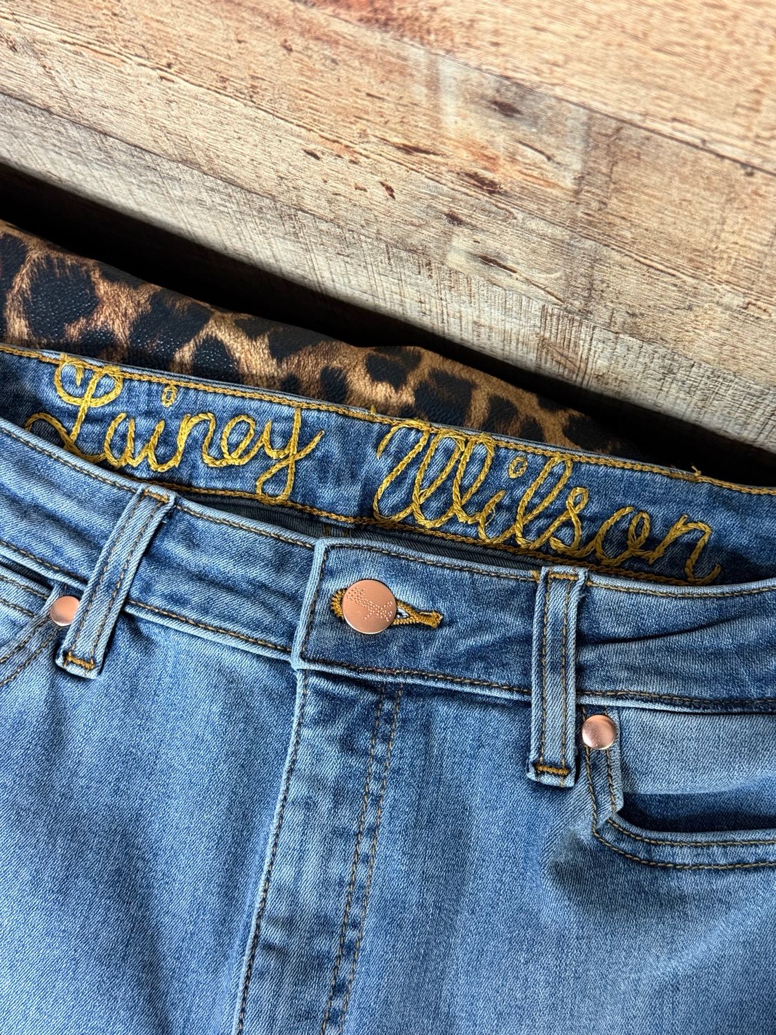 Wrangler Lainey Wilson Bell Bottom Jeans 32/34