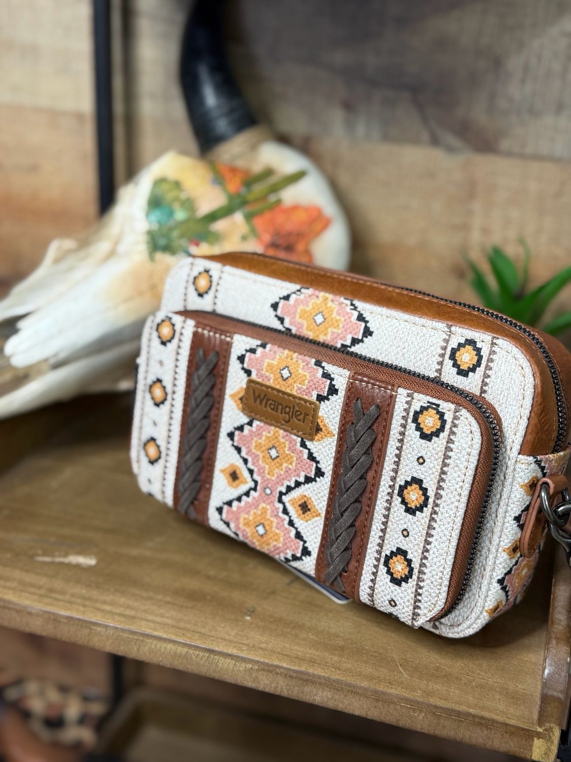 Wrangler Cream Aztec Crossbody Purse Wallet Organizer with Long Strap.  Perfect for everyday or traveling.