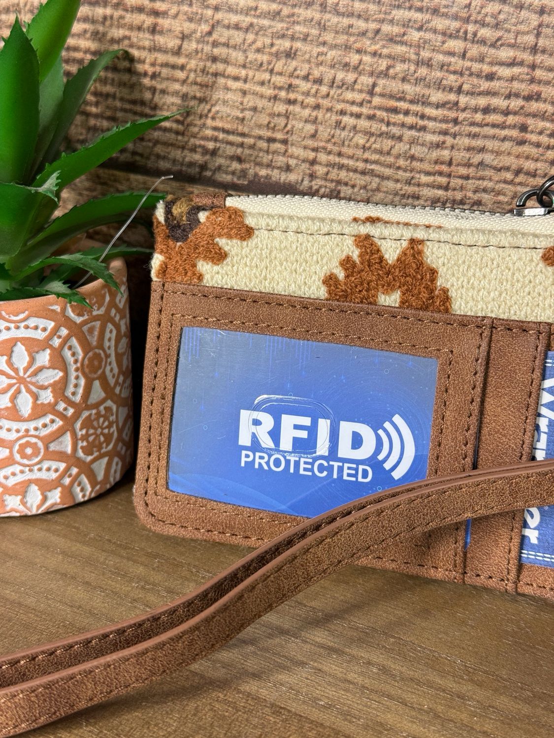 Wrangler RFID Aztec Card Holder Pouch Wrist Wallet 