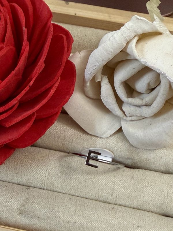 “E” Initial Letter Ring size 8