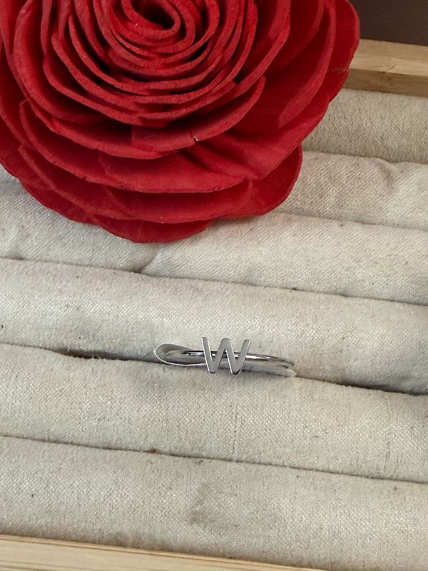 “W” Initial Letter Ring size 8