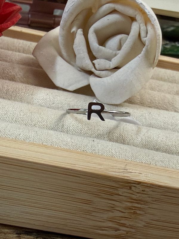 “R” Initial Letter Ring size 8
