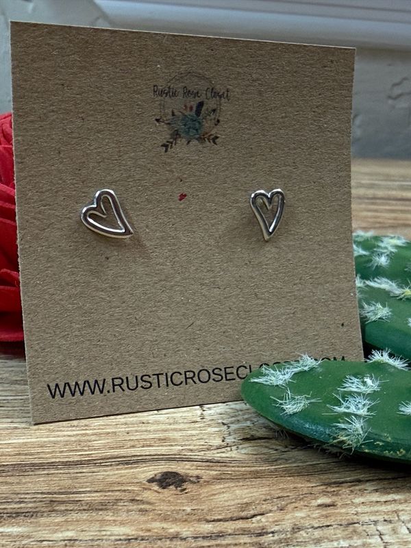 Heart Outline Stud Earrings