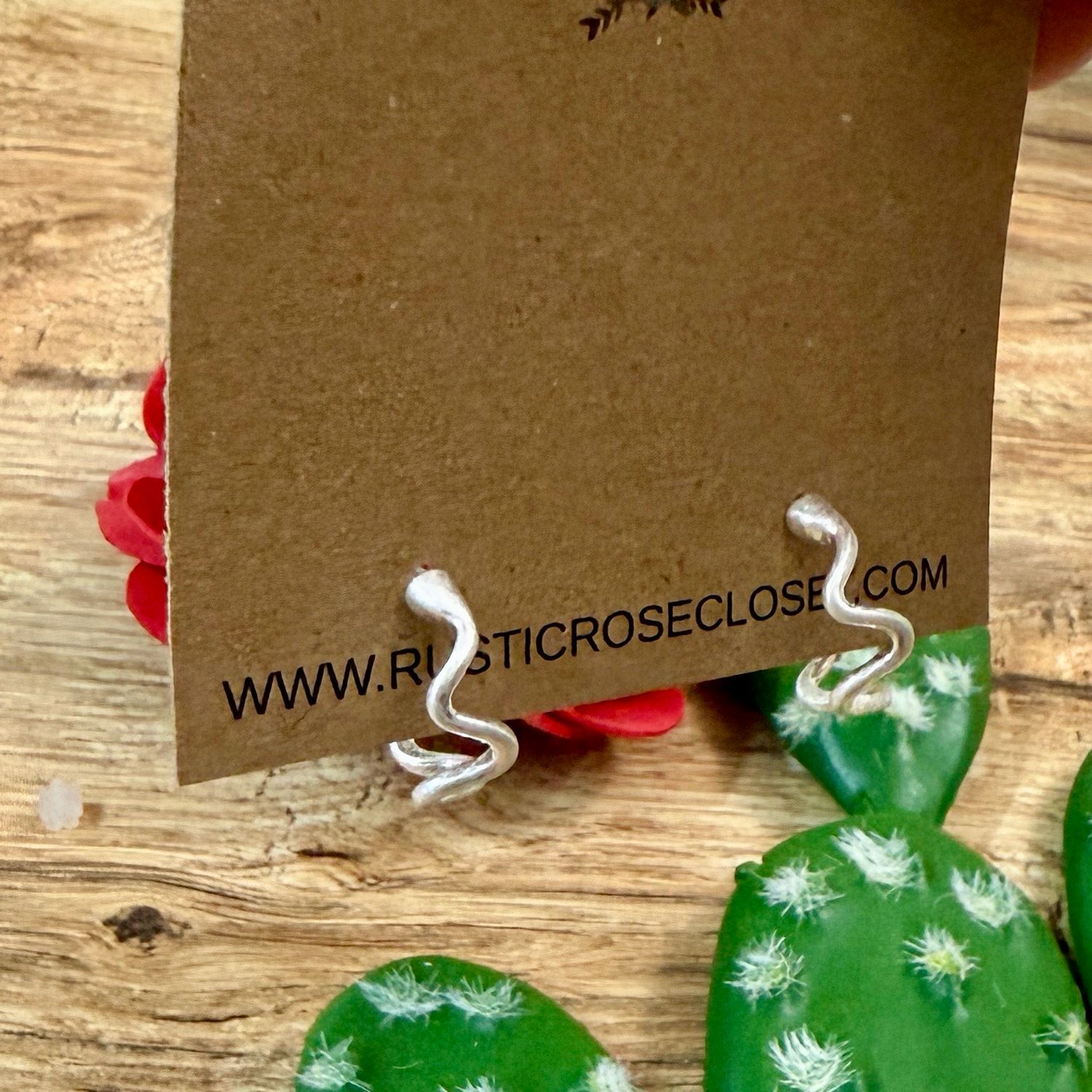 Wiggle Hoop Earring