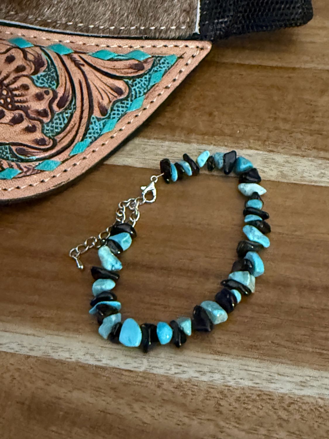 Turquoise &amp; Black Stone Chip Fashion Fashion Bracelet
