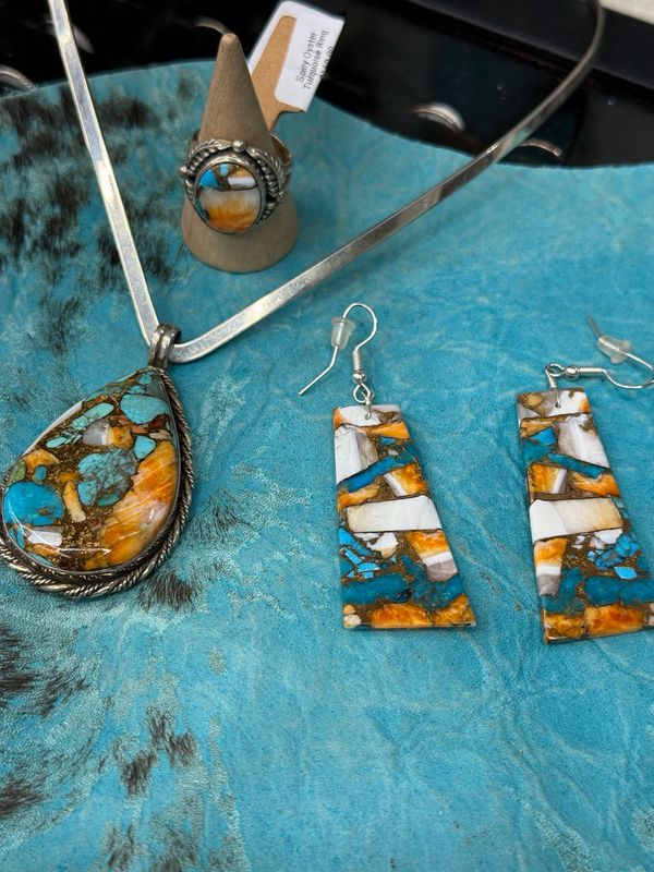 Turquoise &amp; Spiny Oyster Pendant Necklace