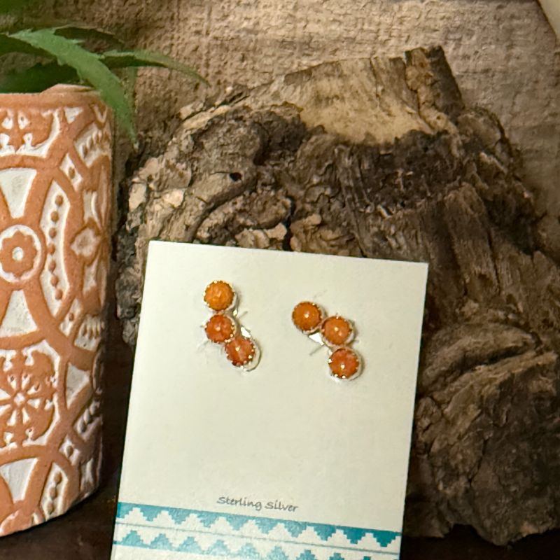 Spiny Oyster Triple Stone Earrings