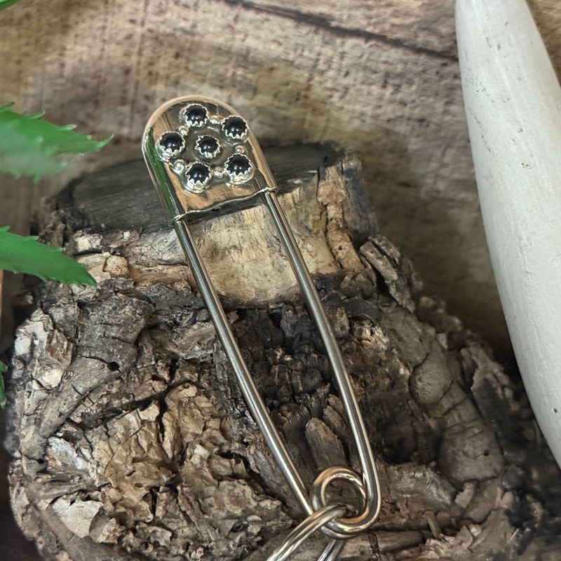 Safety Pin Keychain Black Onyx Flower