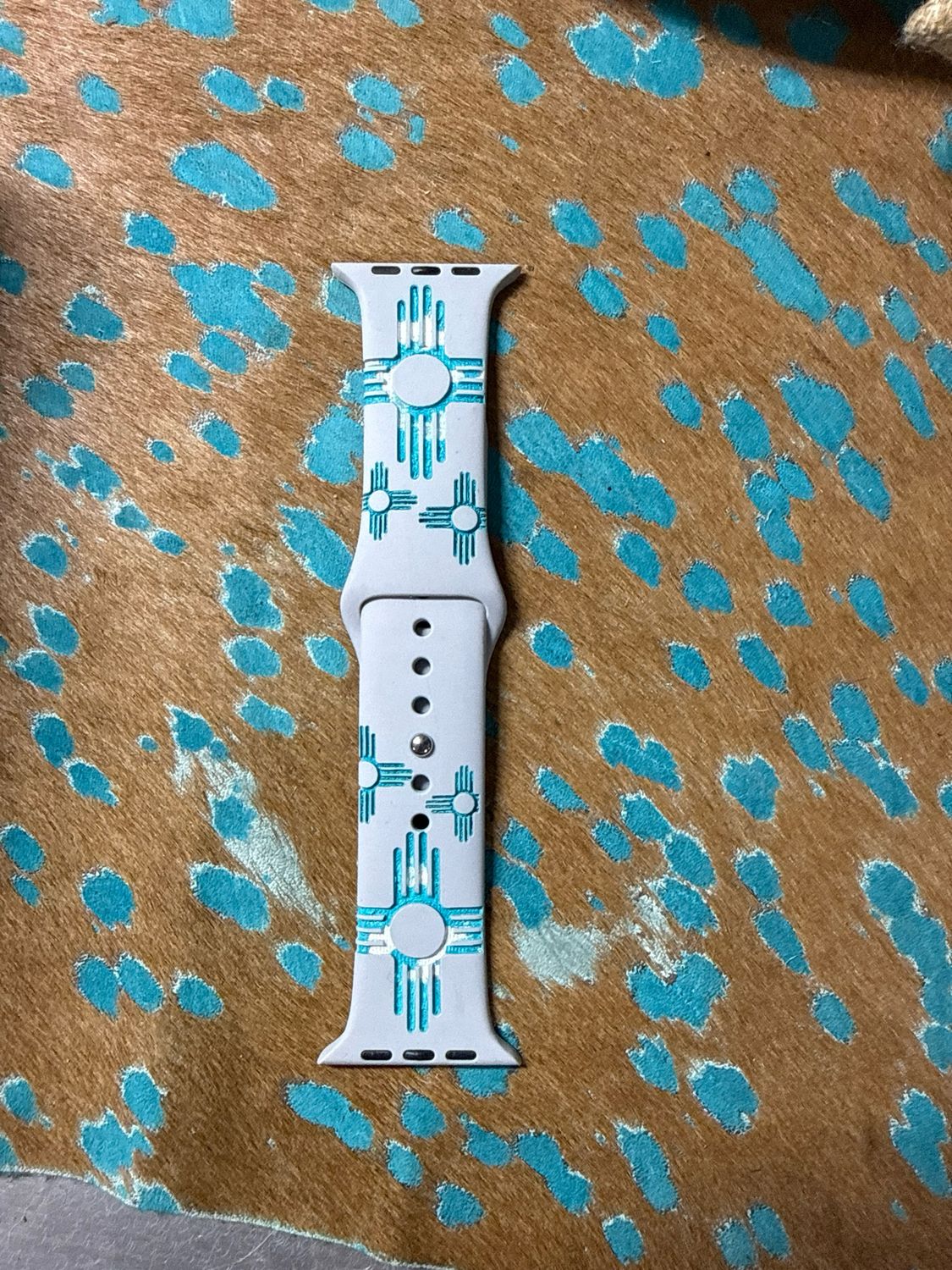 38-41 TQ White Zia Band