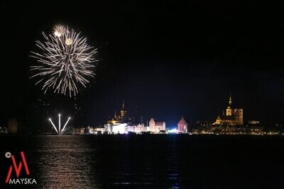 ​Stralsund - Hafen mit Feuerwerk