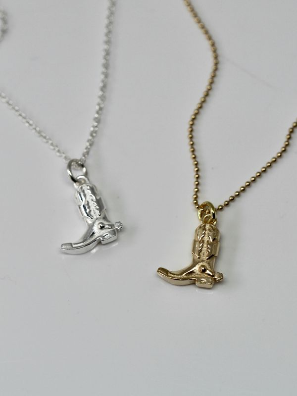 COWGIRL necklace ***