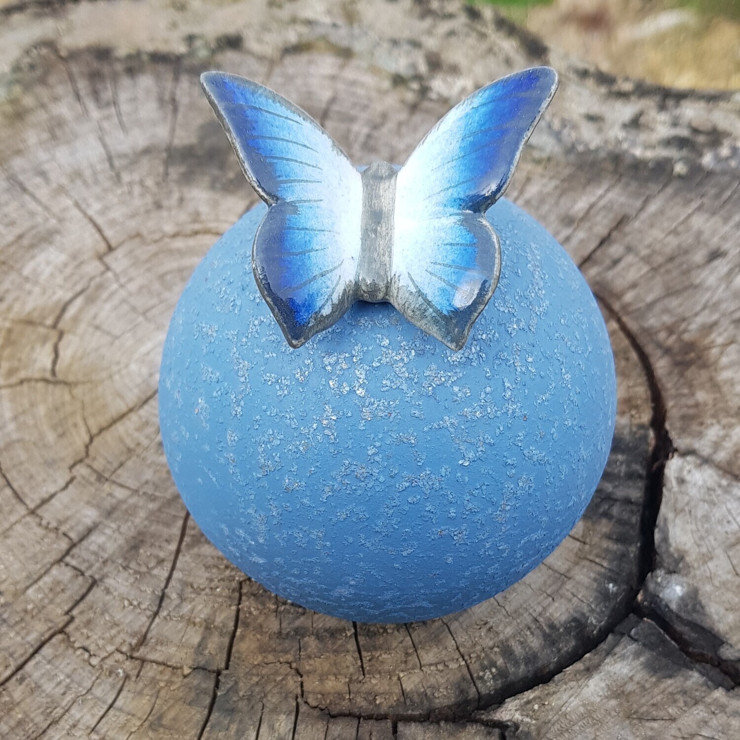Schmetterlingurne