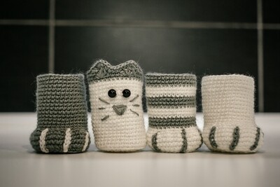 Crocheted Cat Paw Chair Socks