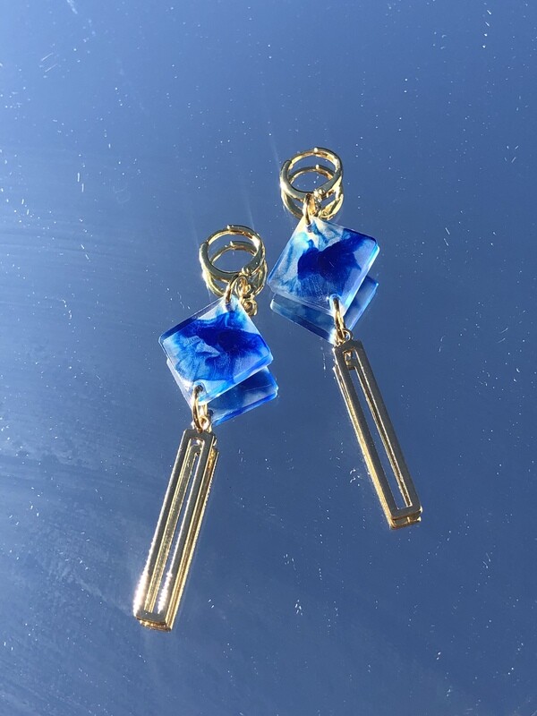 Layla V (in royal blue)