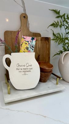 Flowers for Mom, Dia De La Mamá, Modern Organic Vase