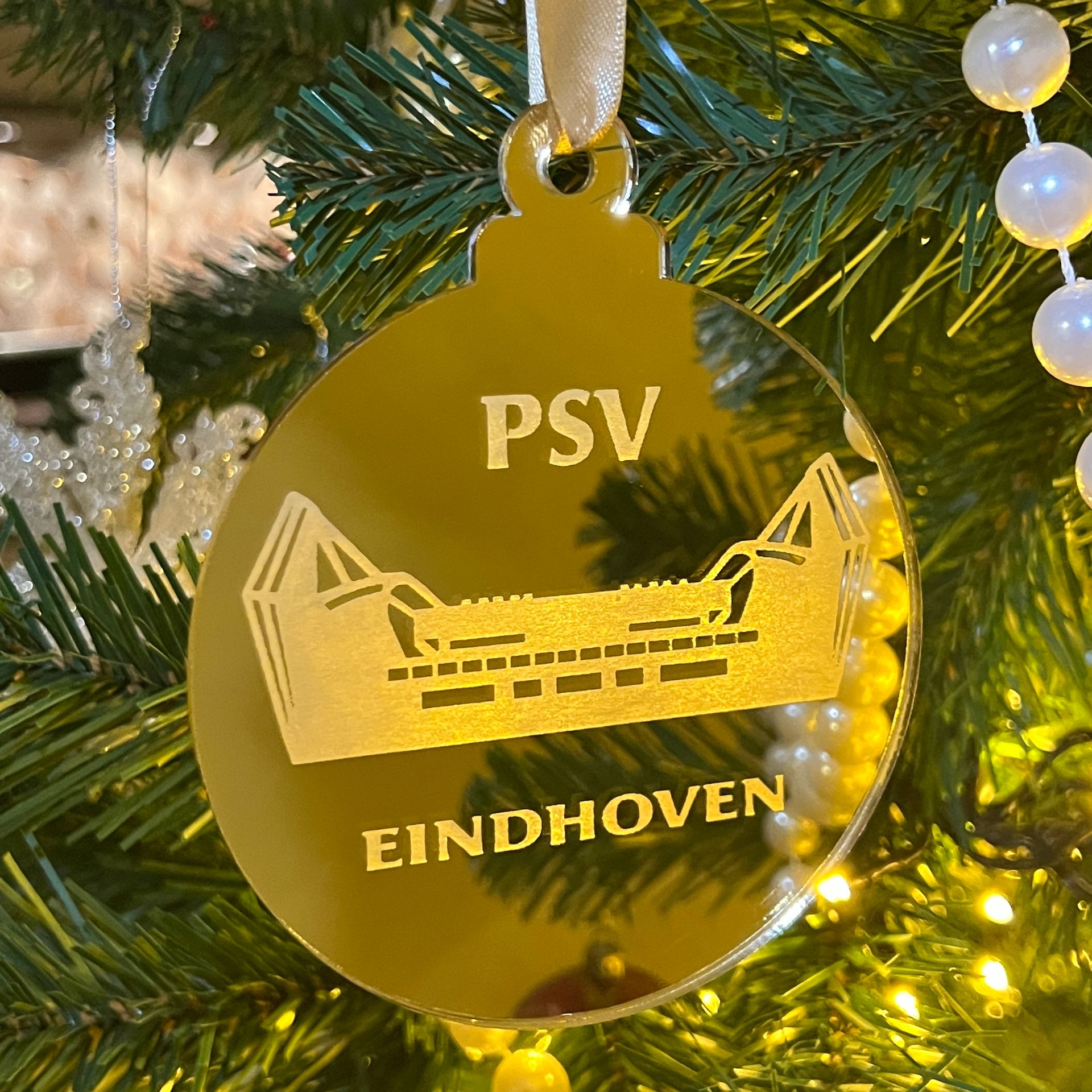 Kersthanger Philips stadion Eindhoven goud