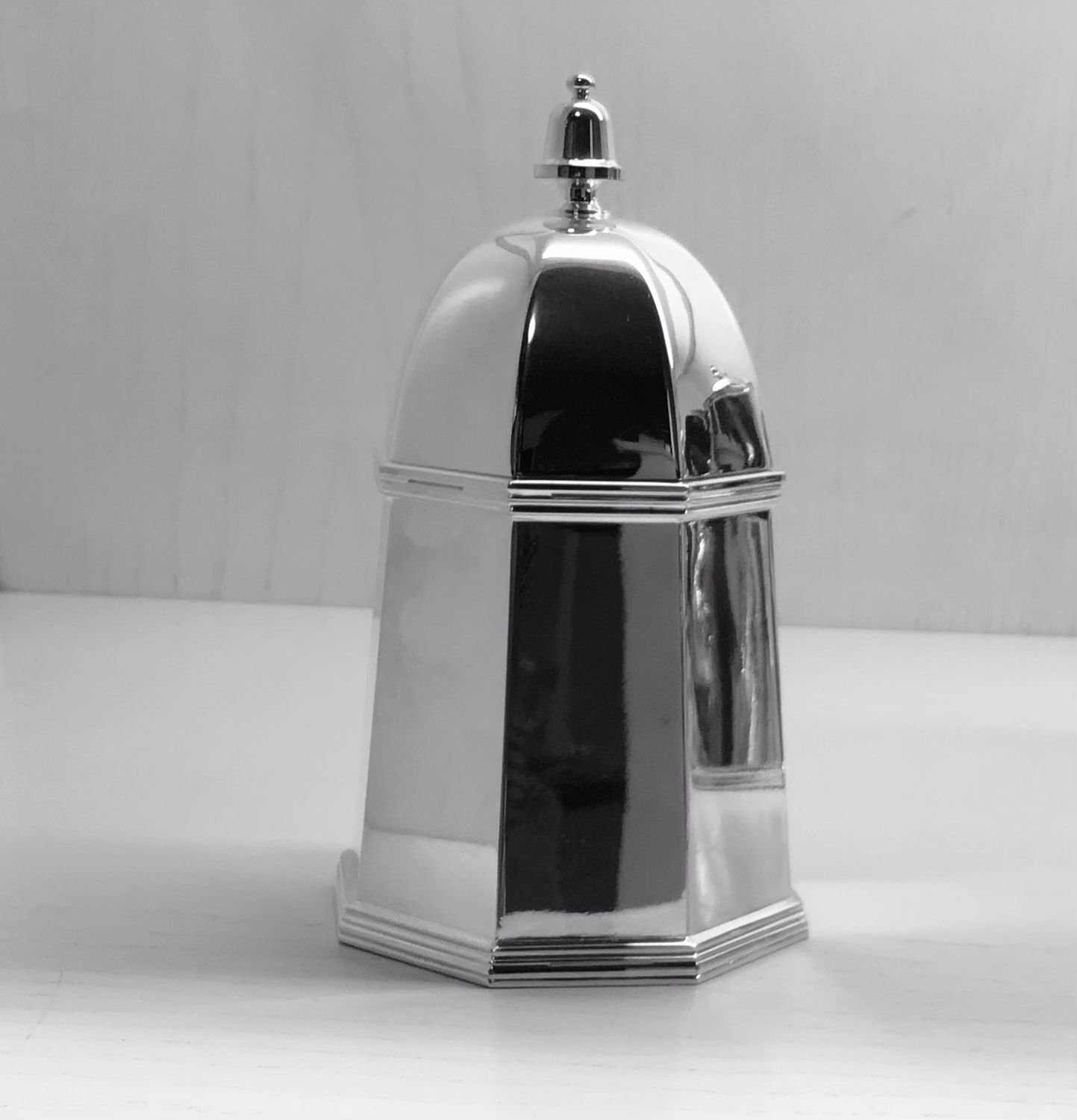 ZUCCHERIERA OTTAGONALE CON COPERCHIO IN ARGENTO